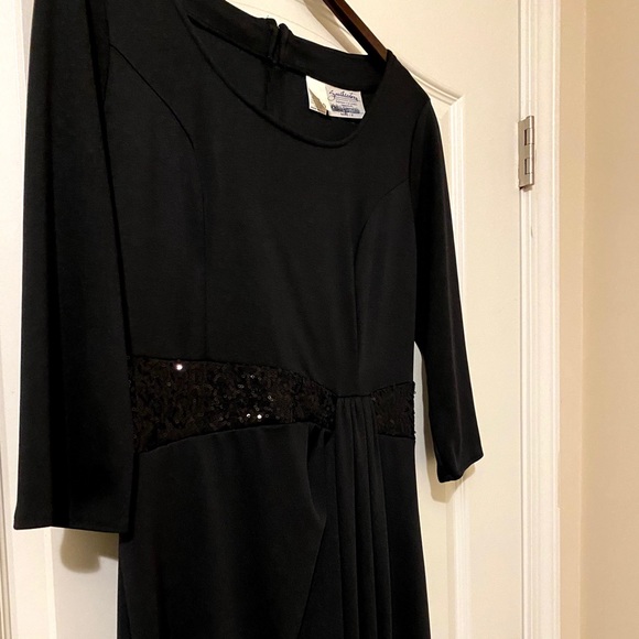 Southeastern Performance Dress - Picture 3 of 6